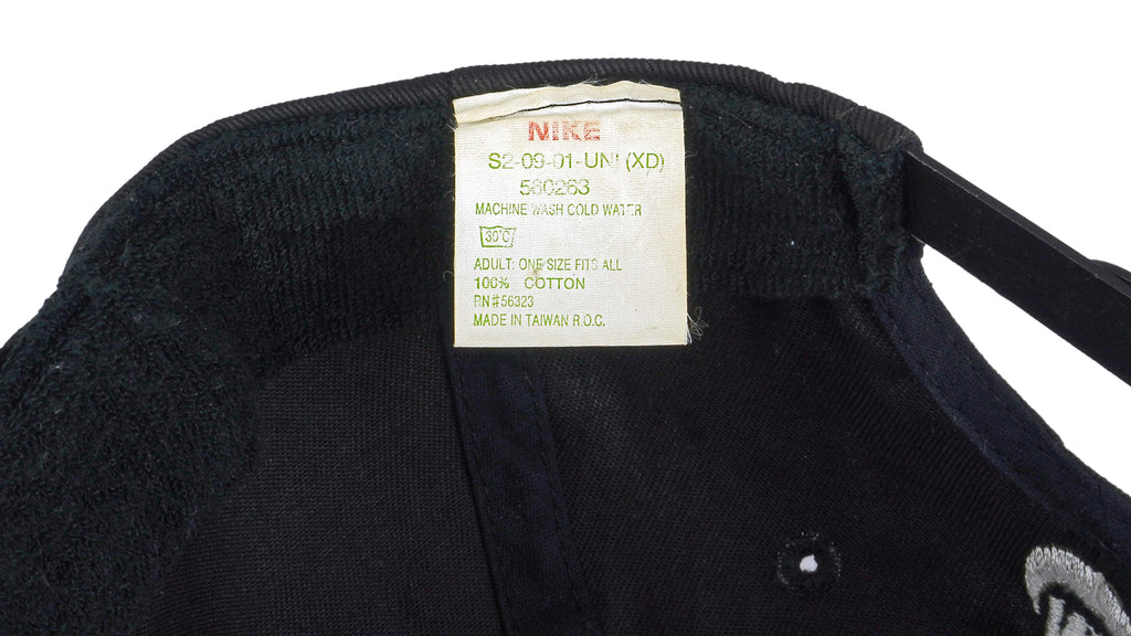 Nike - Black Just Do It Big Logo Snap Back Hat 1990s OSFA Vintage Retro College