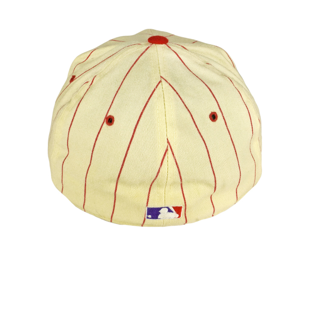 MLB (New Era) - Cream Cincinnati Reds Fitted Hat 1990s 7 1/2 Vintage Retro Baseball