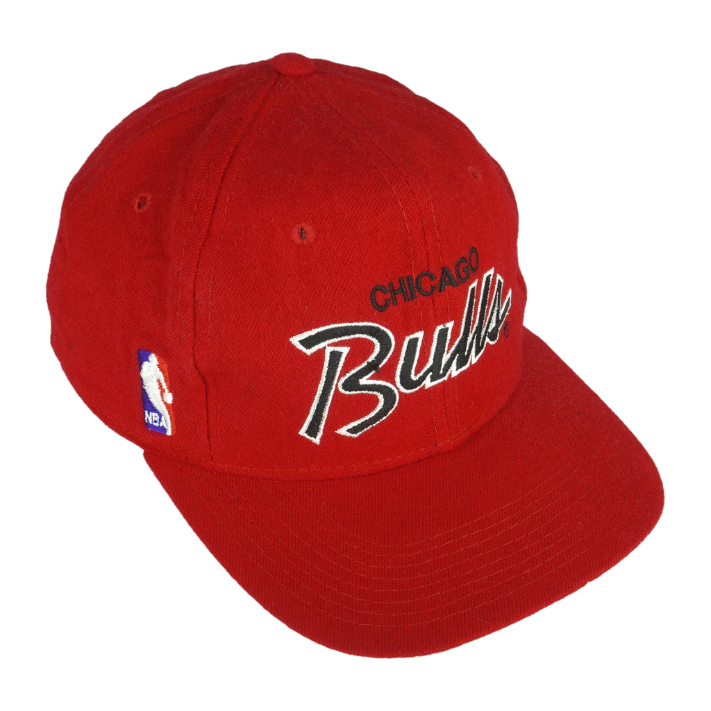 NBA (The Pro) - Chicago Bulls Spell-Out Fitted Hat 1990s 7 1/4 Vintage Retro Basketball
