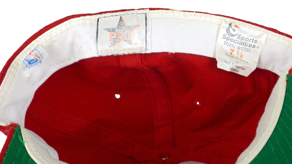 NBA (The Pro) - Chicago Bulls Spell-Out Fitted Hat 1990s 7 1/4 Vintage Retro Basketball