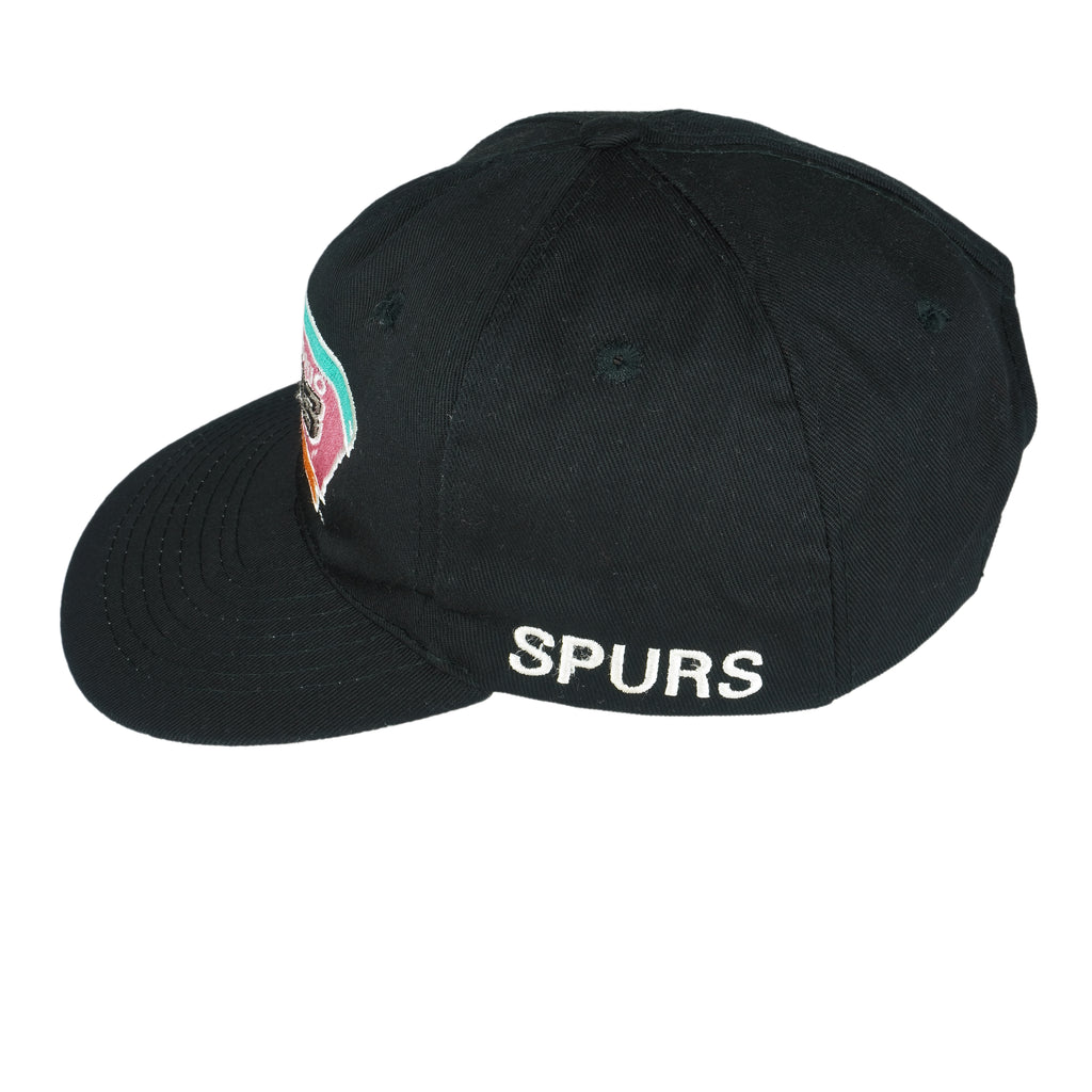 NBA (Drew Pearson) - San Antonio Spurs Spell-Out Snap Back Hat 1990s OSFA Vintage Retro Basketball