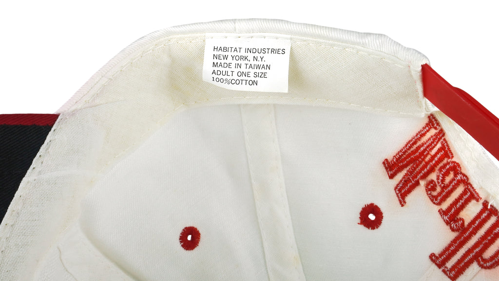Marlboro (Habitat Industries) - White Embroidered Big Logo Snap Back Hat 1990s OSFA Vintage Retro