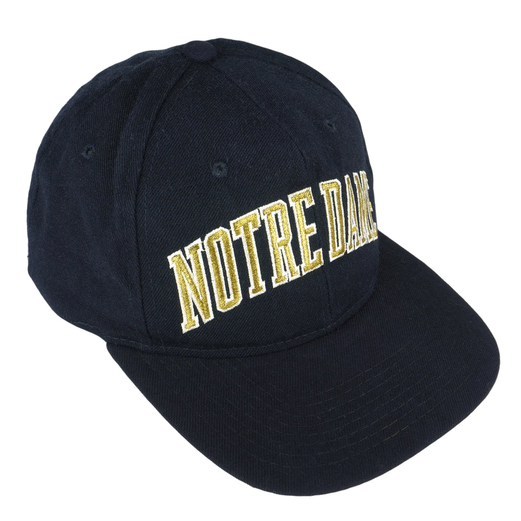 Starter - Notre Dame Fighting Irish Spell-Out Snap Back Hat 1990s OSFA Vintage Retro Football College