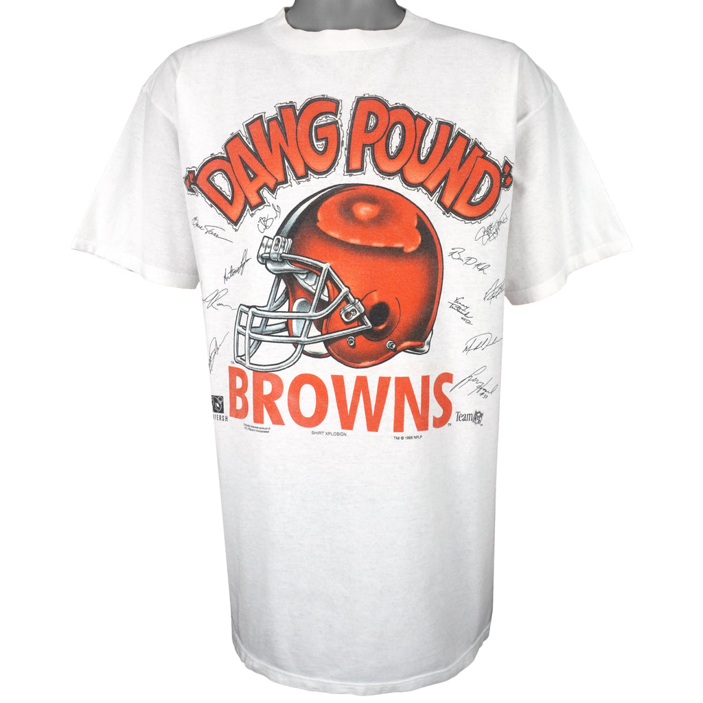 NFL (Tultex) - Cleveland Browns, Team Autographed Spell-Out T-Shirt 1995 X-Large Vintage Retro Football
