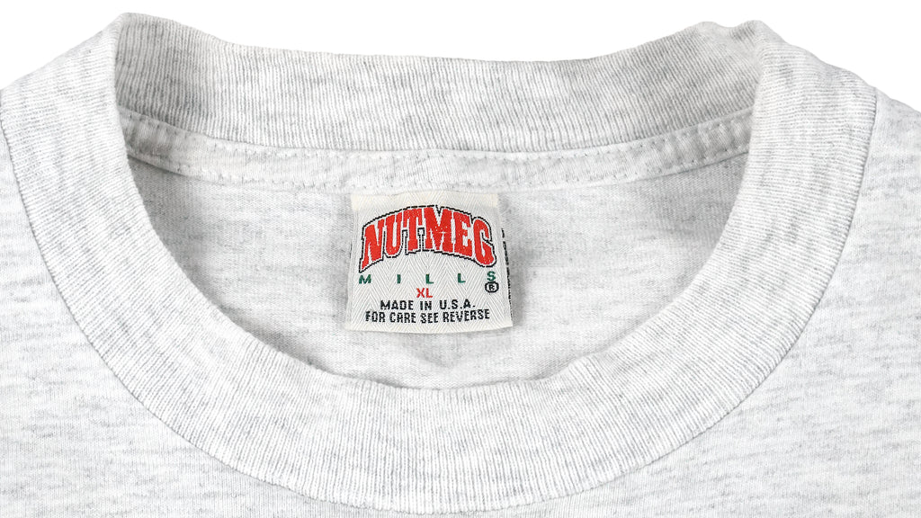 NCAA (Nutmeg) - Gator Bowl, Champions T-Shirt 1990s X-Large Vintage Retro Football