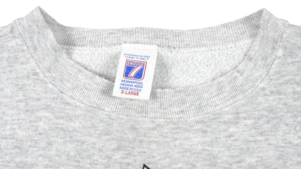 NHL (Logo 7) - Washington Capitals Spell-Out Crew Neck Sweatshirt 1990s X-Large Vintage Retro Hockey