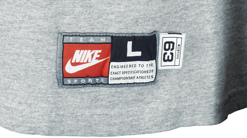 Nike - Grey Boston Celtics T-Shirt 1990s Large (63) Vintage Retro Basketball
