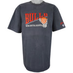 NBA (Logo 7) - Chicago Bulls Embroidered Single Stitch T-Shirt 1990s X-Large Vintage Retro Basketball