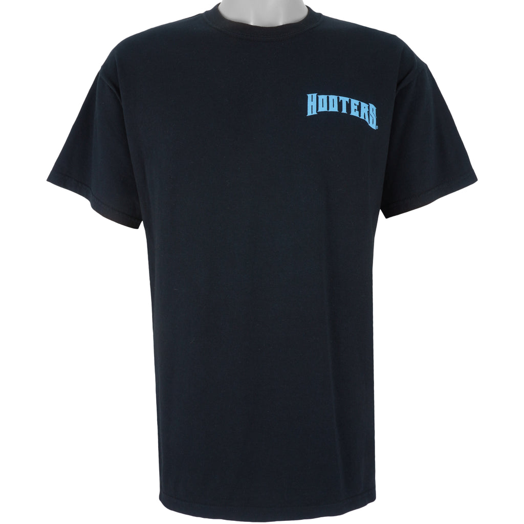 Vintage (Gildan) - Hooters Fully Loaded T-Shirt 1990s Large Vintage Retro
