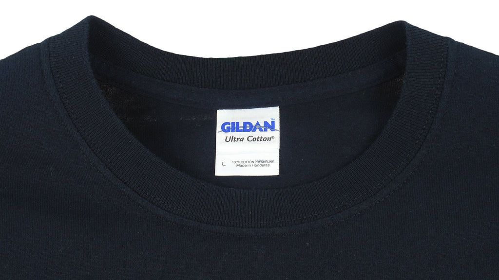 Vintage (Gildan) - Hooters Fully Loaded T-Shirt 1990s Large Vintage Retro