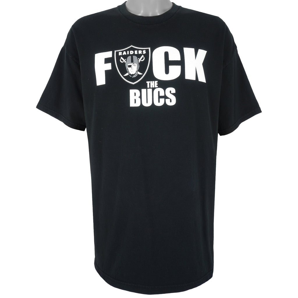 NFL (Hanes) - Los Angeles Raiders Fuck The Bucs T-Shirt 1990s XX-Large Vintage Retro Football
