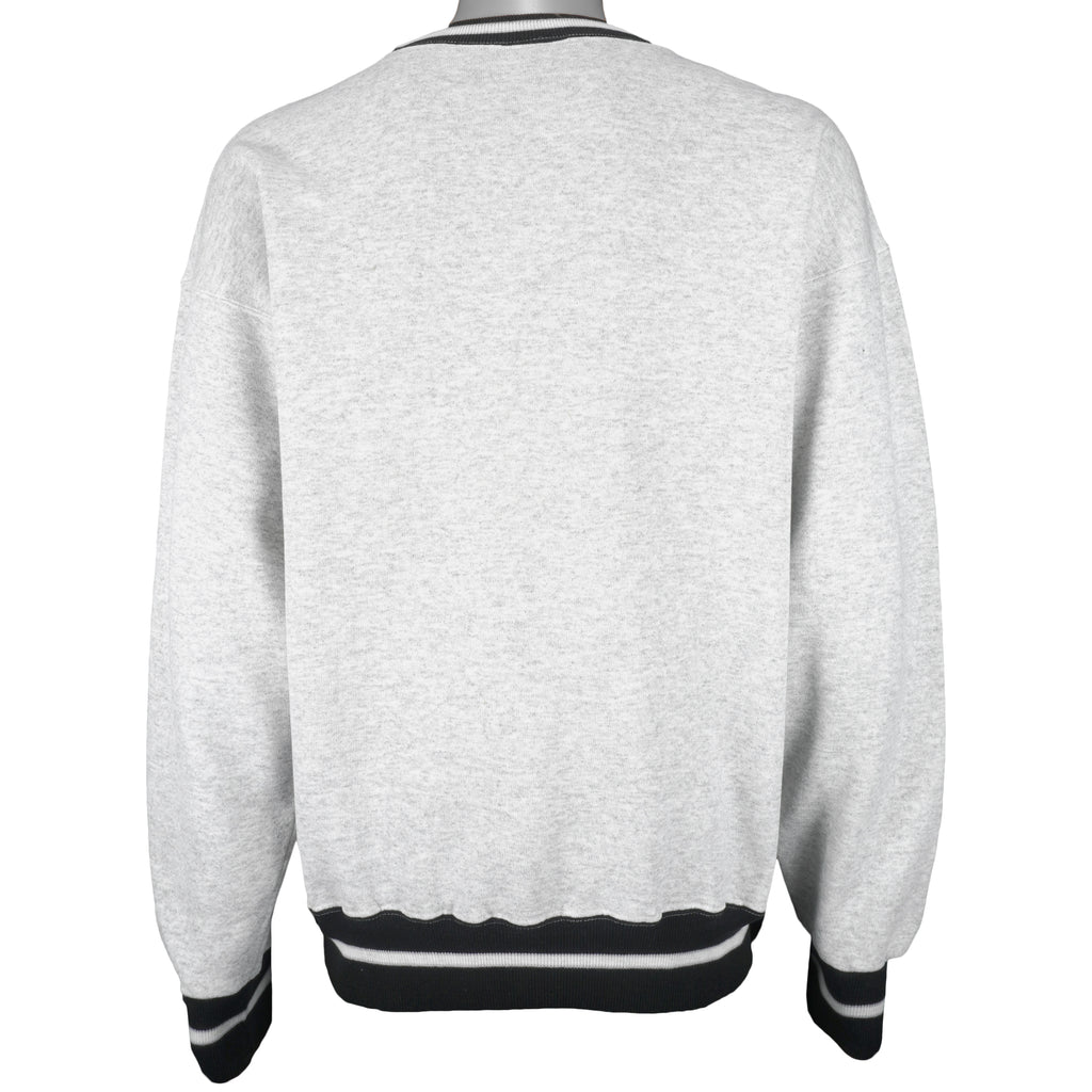 NFL (The Game) - Oakland Raiders Crew Neck Sweatshirt 1990s Large Vintage Retro Football