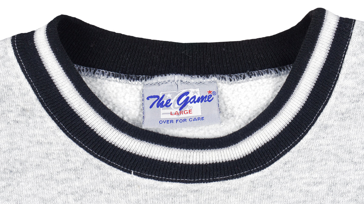 NFL (The Game) - Oakland Raiders Crew Neck Sweatshirt 1990s Large Vintage Retro Football