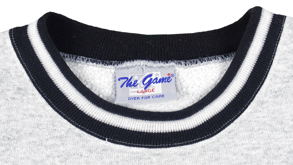 NFL (The Game) - Oakland Raiders Crew Neck Sweatshirt 1990s Large Vintage Retro Football