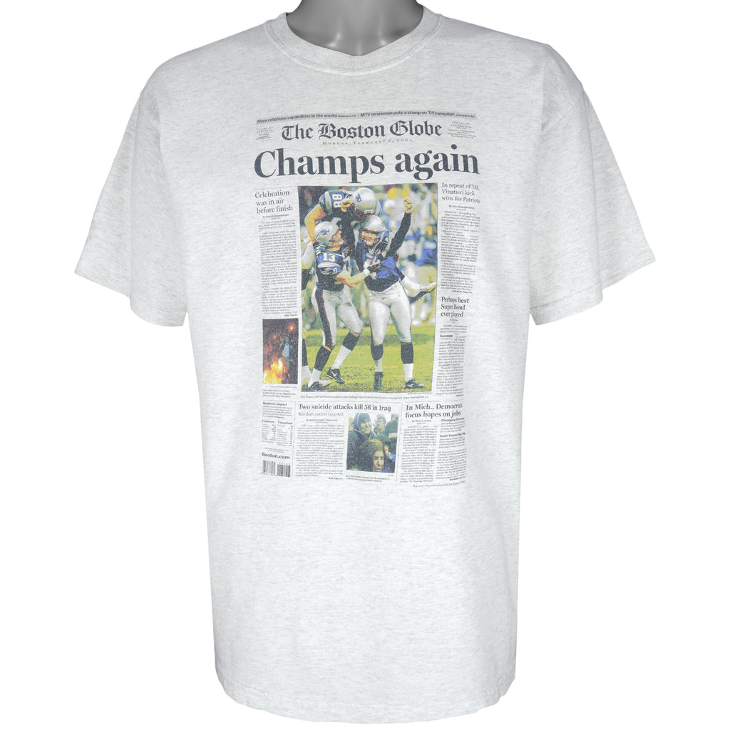 NFL (Gildan) - New England Patriots Super Bowl Champs T-Shirt 2004 Large Vintage Retro