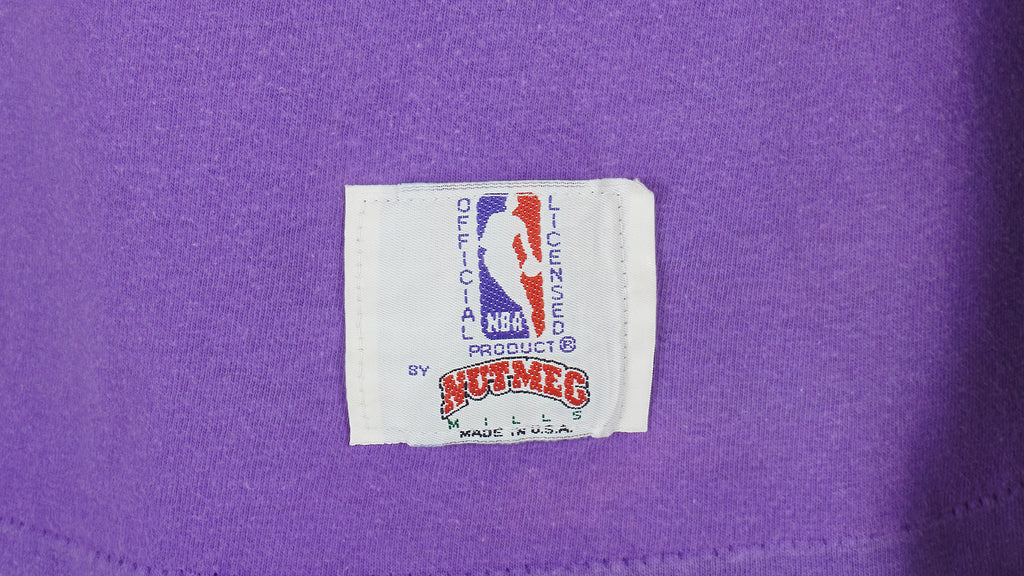 NBA (Nutmeg) -  Charlotte Hornets Spell-Out T-Shirt 1990s Large Vintage Retro Basketball