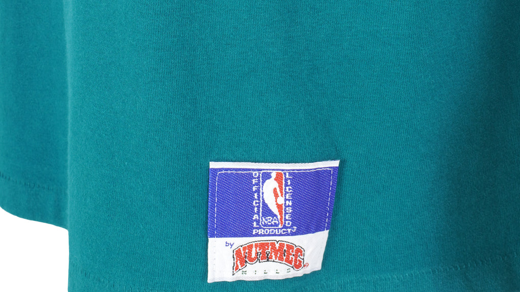 NBA (Nutmeg) - Charlotte Hornets Blue T-Shirt 1990s X-Large Vintage Retro Basketball