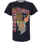 NBA (Nutmeg) - Miami Heat Spell-Out T-Shirt 1990s Medium Vintage Retro Basketball