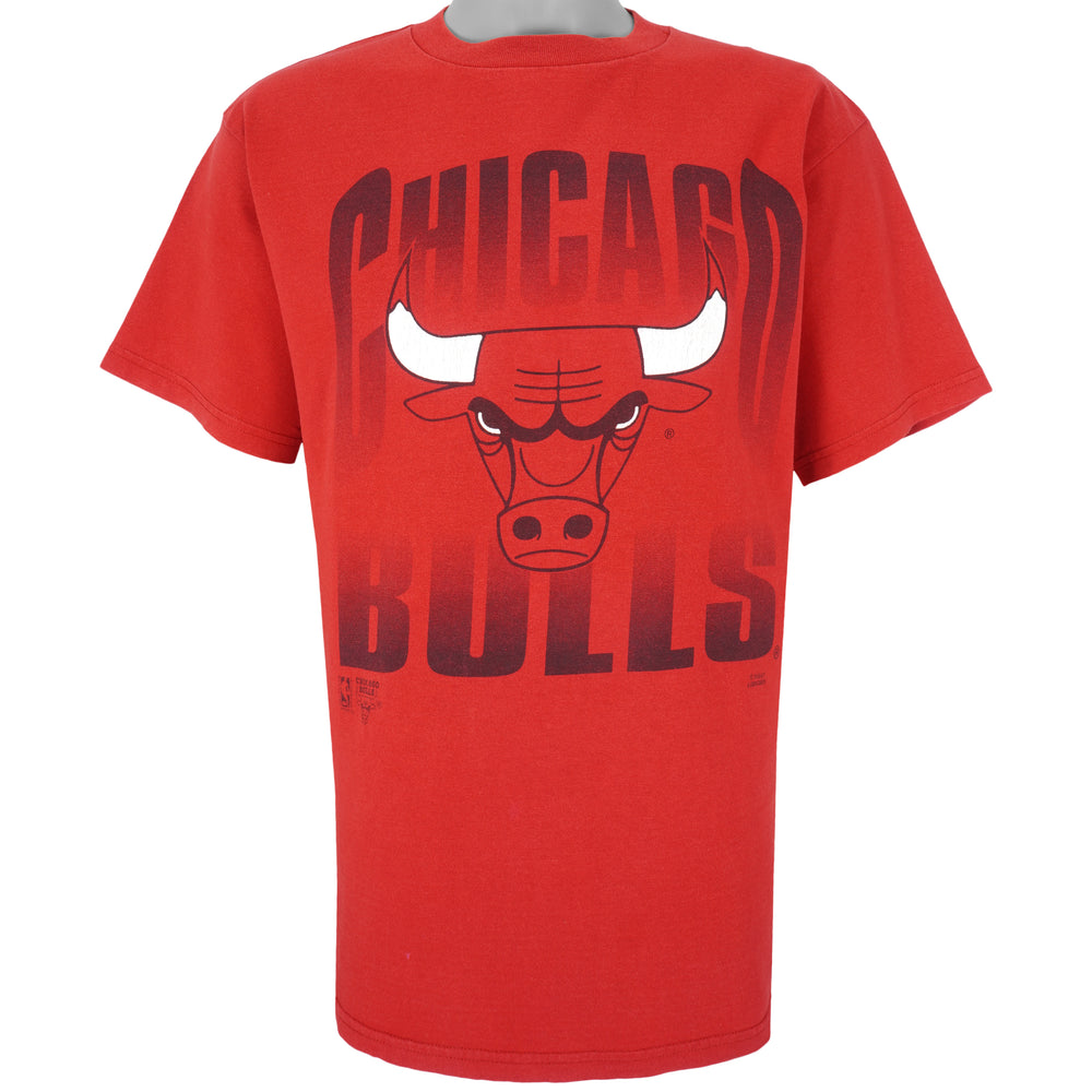 NBA (Logo 7) - Red Chicago Bulls T-Shirt 1990s Large Vintage Retro Basketball