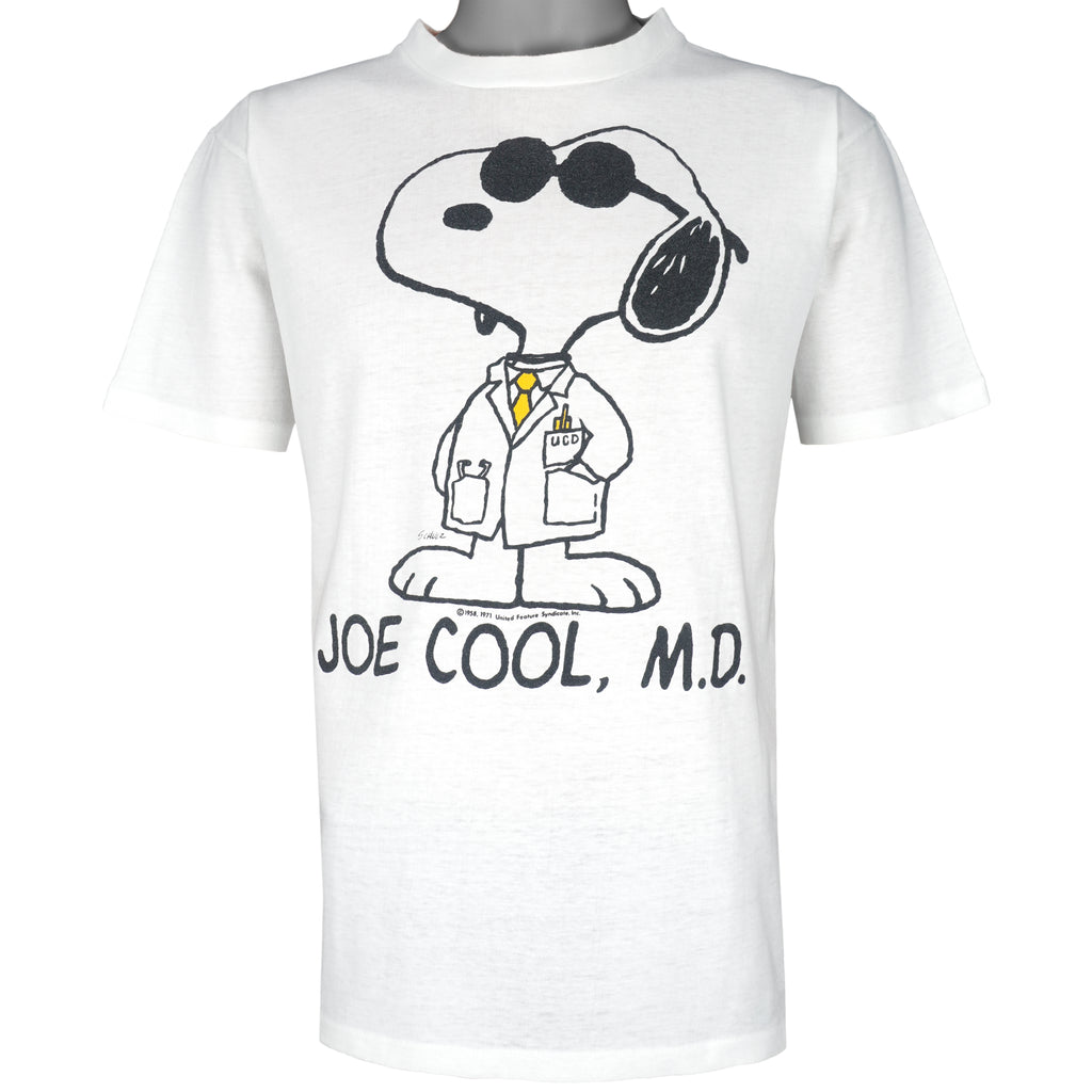 Vintage - White Snoopy Joe Cool, M.D. T-Shirt 1971 Large Vintage Retro