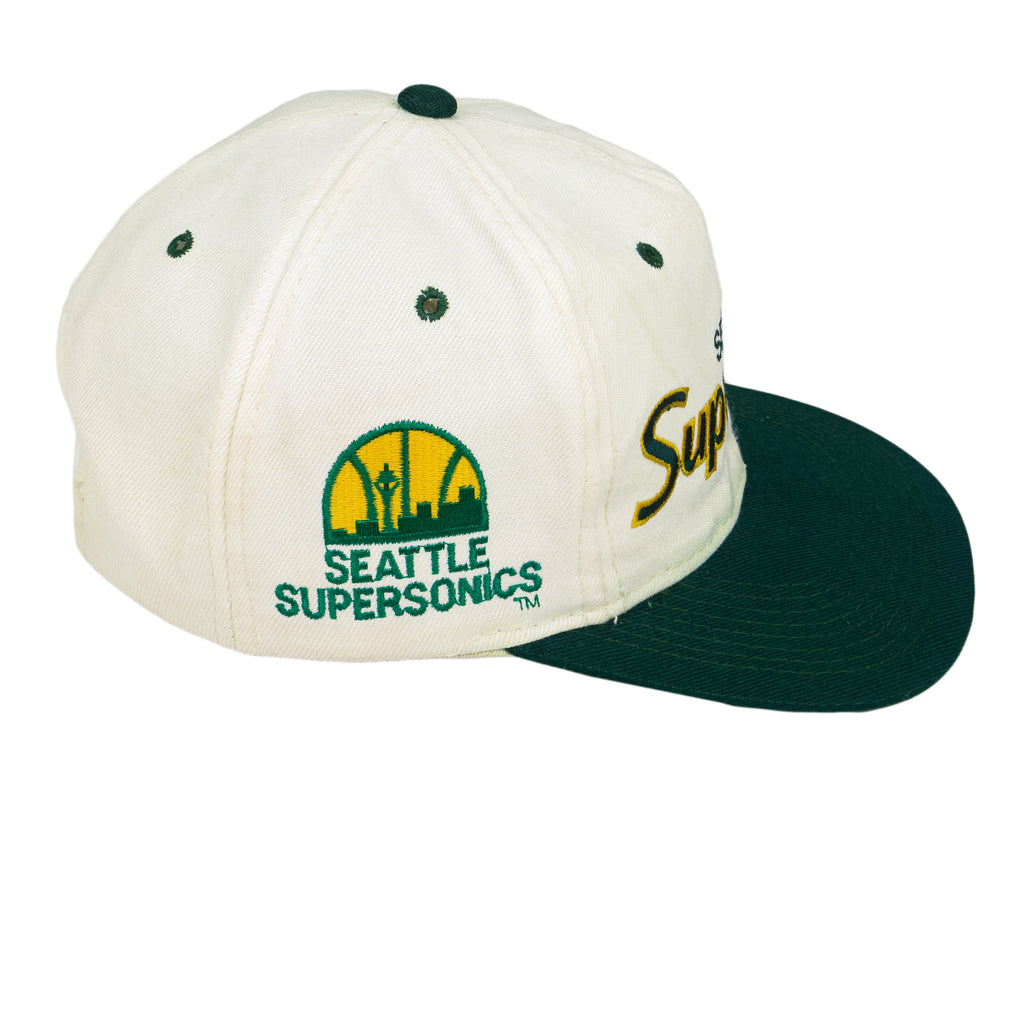 NBA (Sports Specialties) - Seattle Supersonics Spell-Out Snapback Hat 1990s OSFA Vintage Retro Basketball