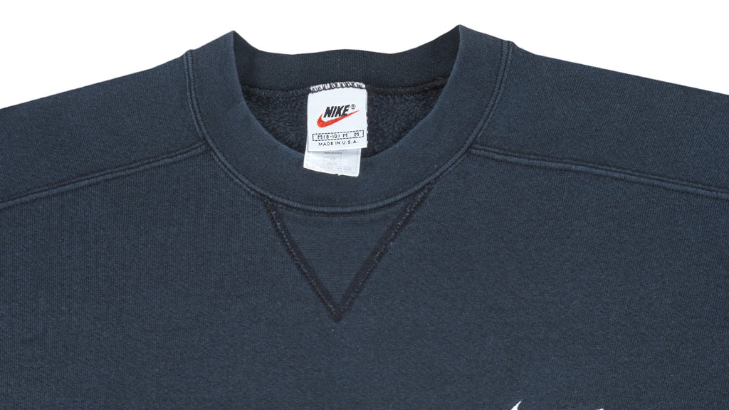 Nike - Black Crew Neck Sweatshirt 1990s Medium Vintage Retro