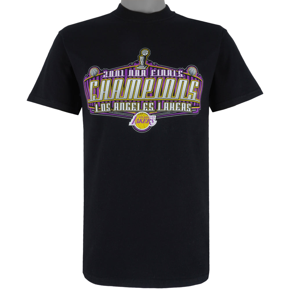 NBA (M&O Knits) - Los Angeles Lakers Spell-Out T-Shirt 2001 Medium Vintage Retro Basketball