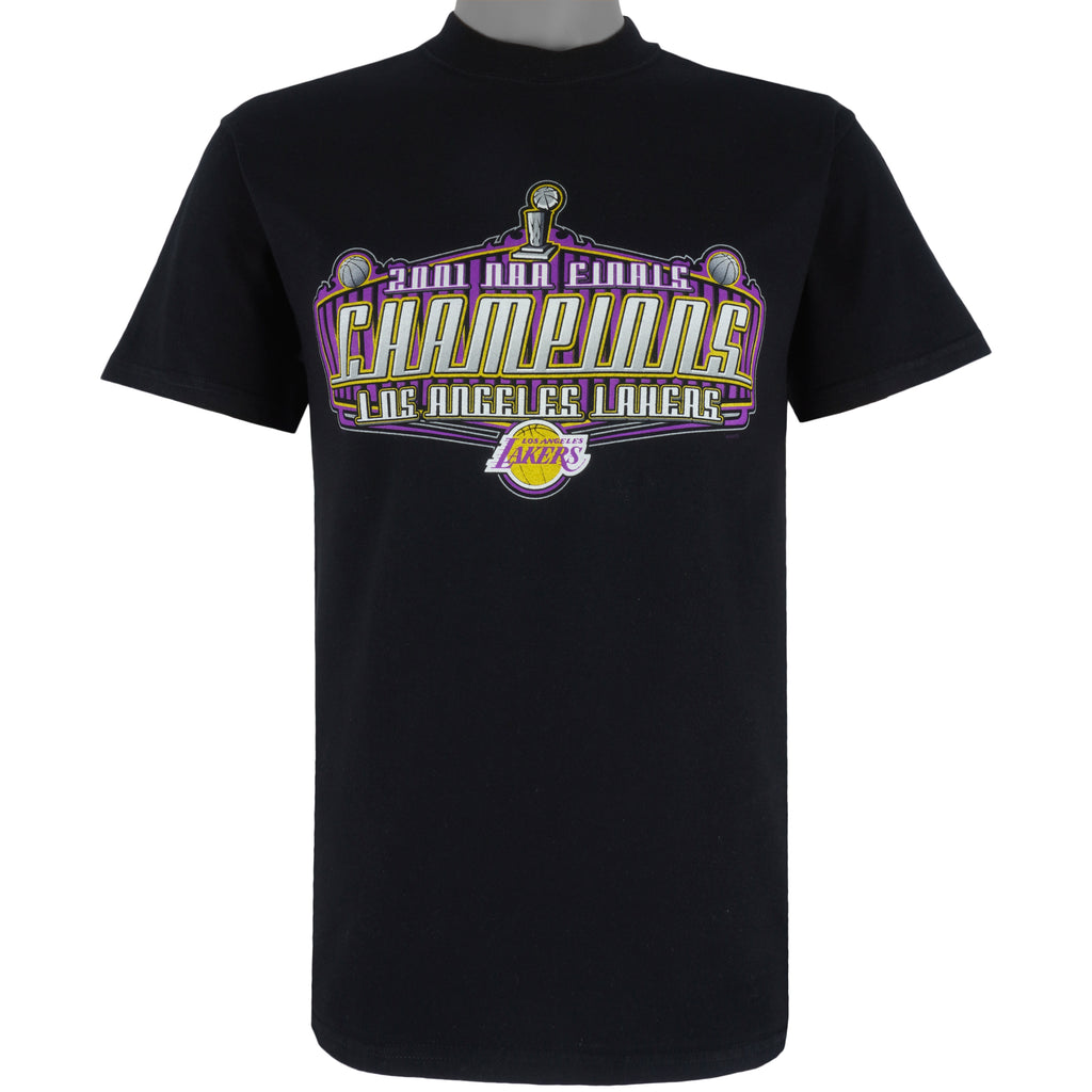 NBA (M&O Knits) - Los Angeles Lakers Spell-Out T-Shirt 2001 Medium Vintage Retro Basketball
