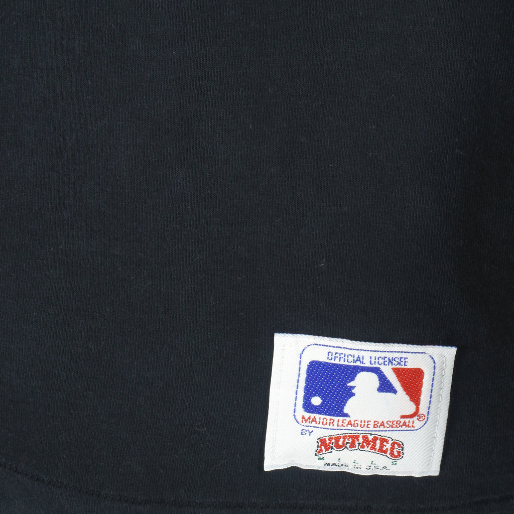 MLB (Nutmeg) - Ms Players Autographed T-Shirt 1990 X-Large Vintage Retro Baseball