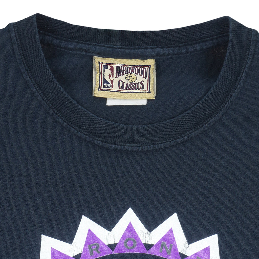 NBA - Toronto Raptors Big Spell-Out & Logo T-Shirt 1990s Medium Vintage Retro Basketball