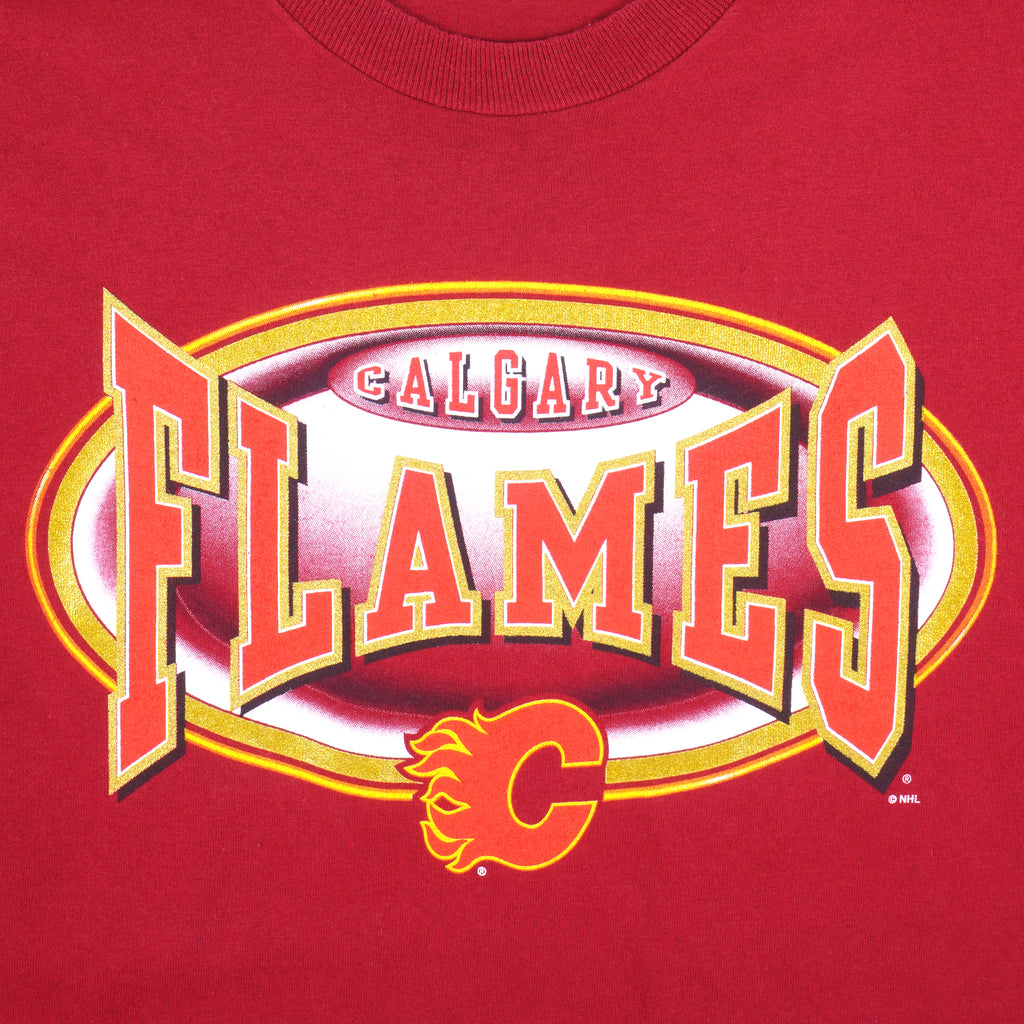 NHL (Pro Player) - Calgary Flames Spell-Out T-Shirt 1990s Large Vintage Retro Football