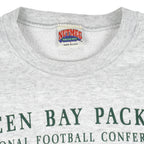 NFL (Nutmeg) - Green Bay Packers Big Logo Crew Neck Sweatshirt 1990s Large Vintage Retro Football