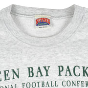 NFL (Nutmeg) - Green Bay Packers Big Logo Crew Neck Sweatshirt 1990s Large Vintage Retro Football