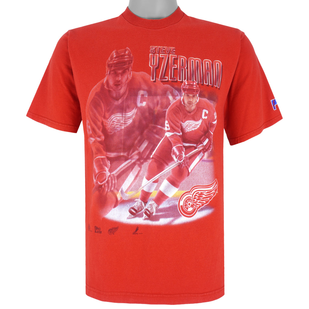 NHL (Pro Player) - Detroit Red Wings, Steve Yzerman T-Shirt 1990s Medium Vintage Retro Hockey