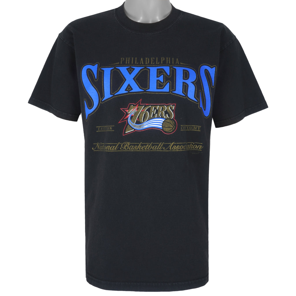 NBA (Lee) - Philadelphia 76ers Division T-Shirt 1990s Large Vintage Retro Basketball