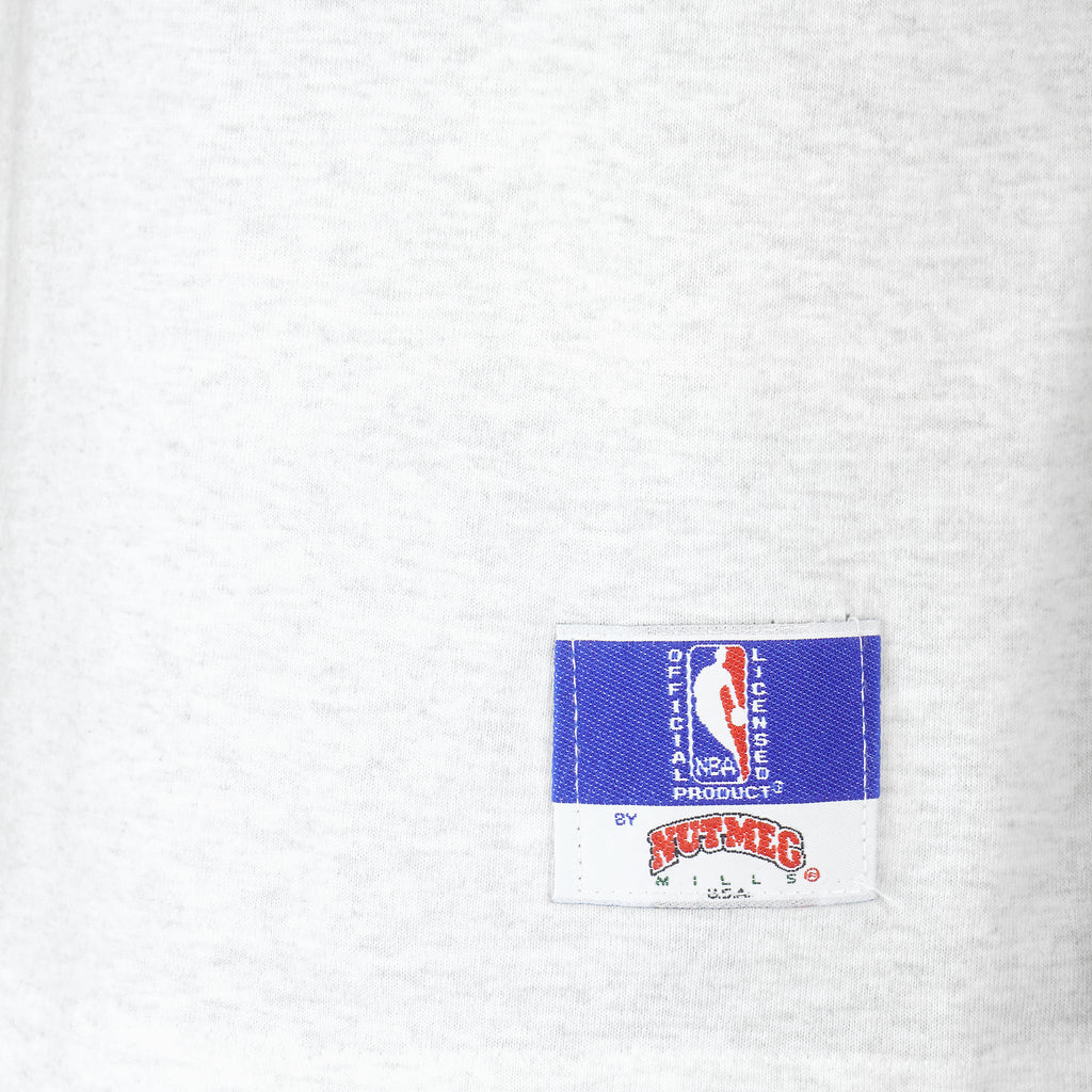 NBA (Nutmeg) - Grey Phoenix Suns T-Shirt 1990s Large Vintage Retro Basketball