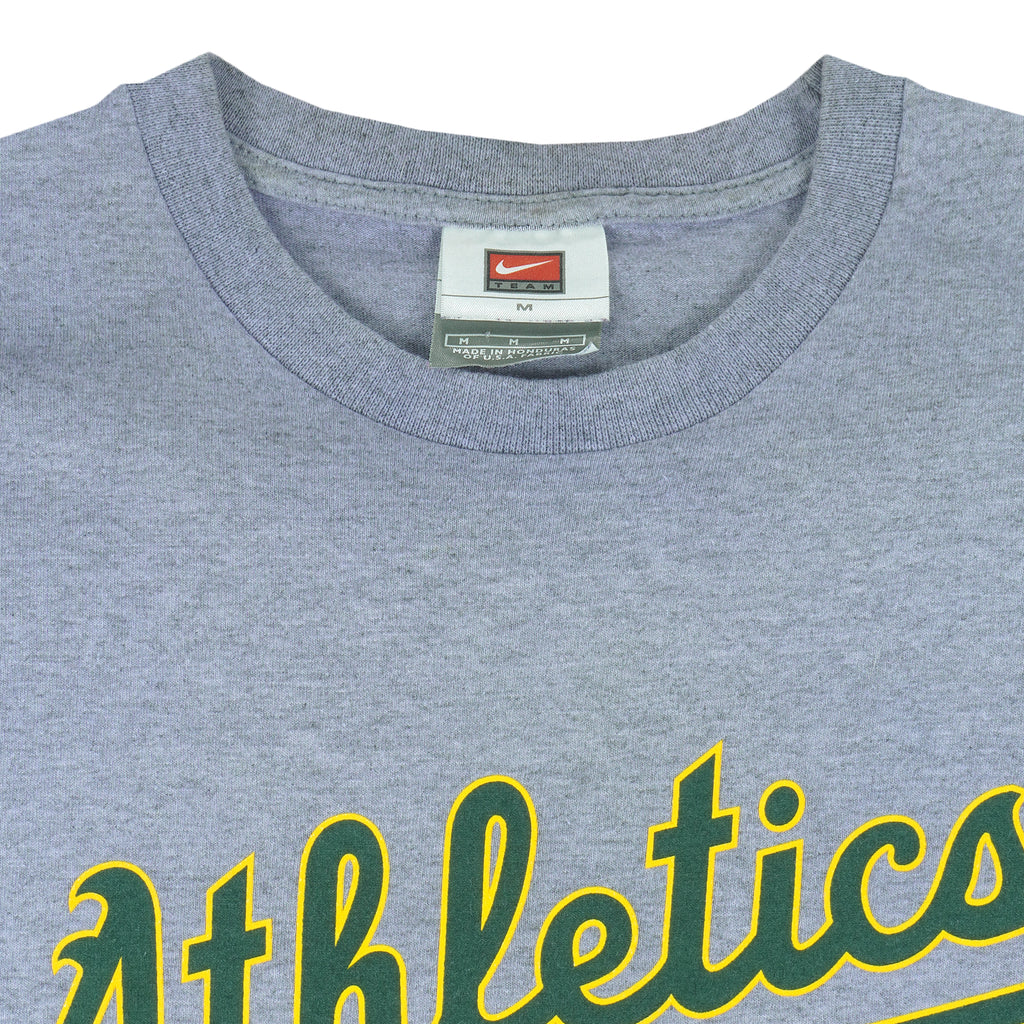 Nike - Oakland Athletics Spell-Out T-Shirt 2006 Medium Vintage Retro Baseball