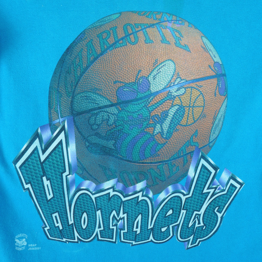 NBA - Charlotte Hornets Big Logo T-Shirt 1990s X-Large Vintage Retro Basketball