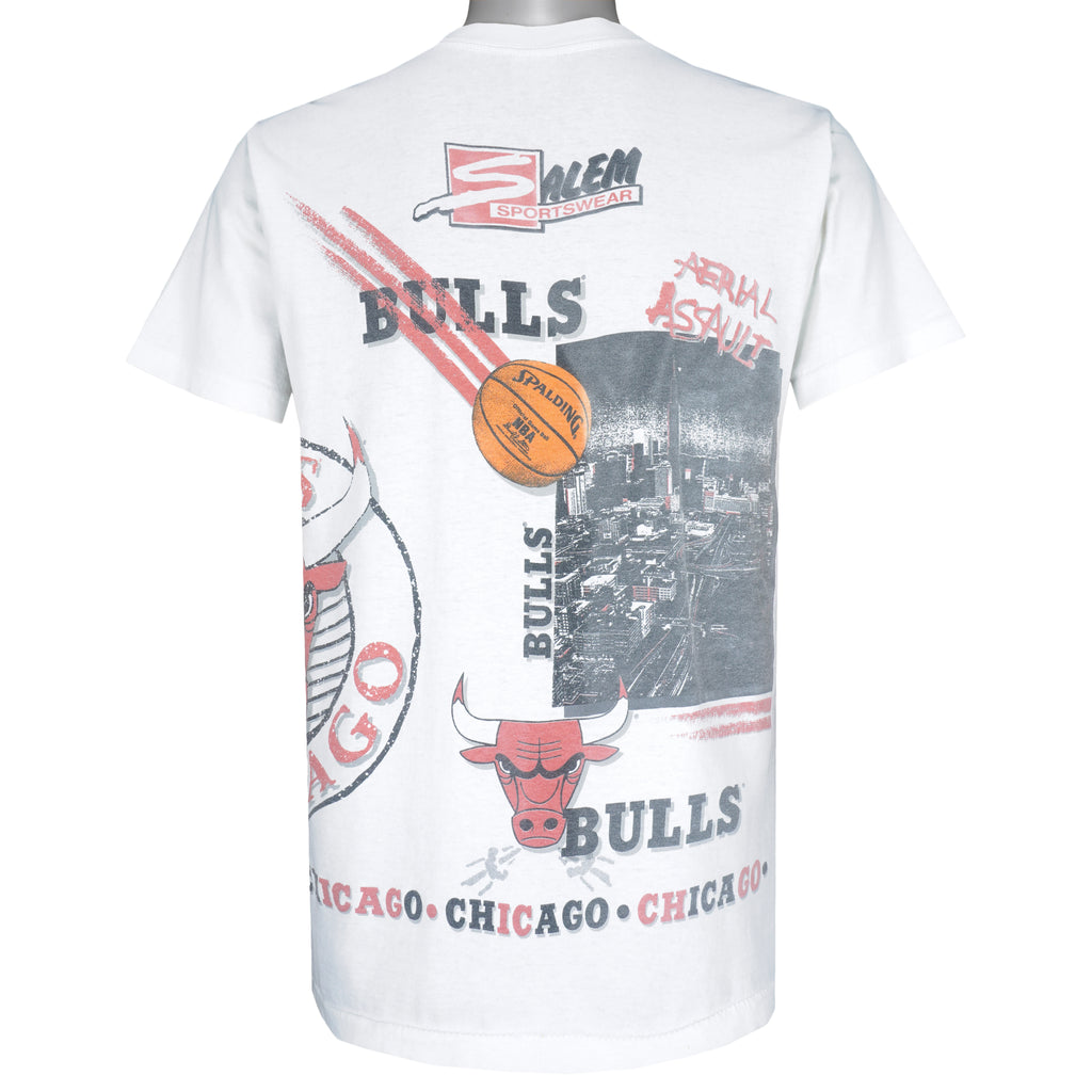 NBA (Salem) - Chicago Bulls, Aerial Assault T-Shirt 1990s Medium Vintage Retro Basketball