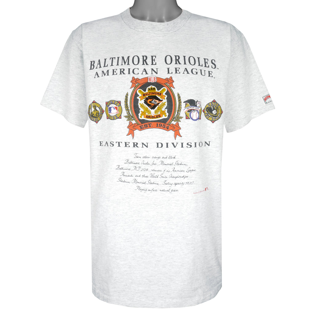 MLB (Nutmeg) - Baltimore Orioles Spell-Out T-Shirt 1991 X-Large Vintage Retro Baseball