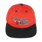 NBA (Kick 10) - Chicago Bulls Embroidered Logo Strapback Hat 1990s OSFA Vintage Retro Basketball