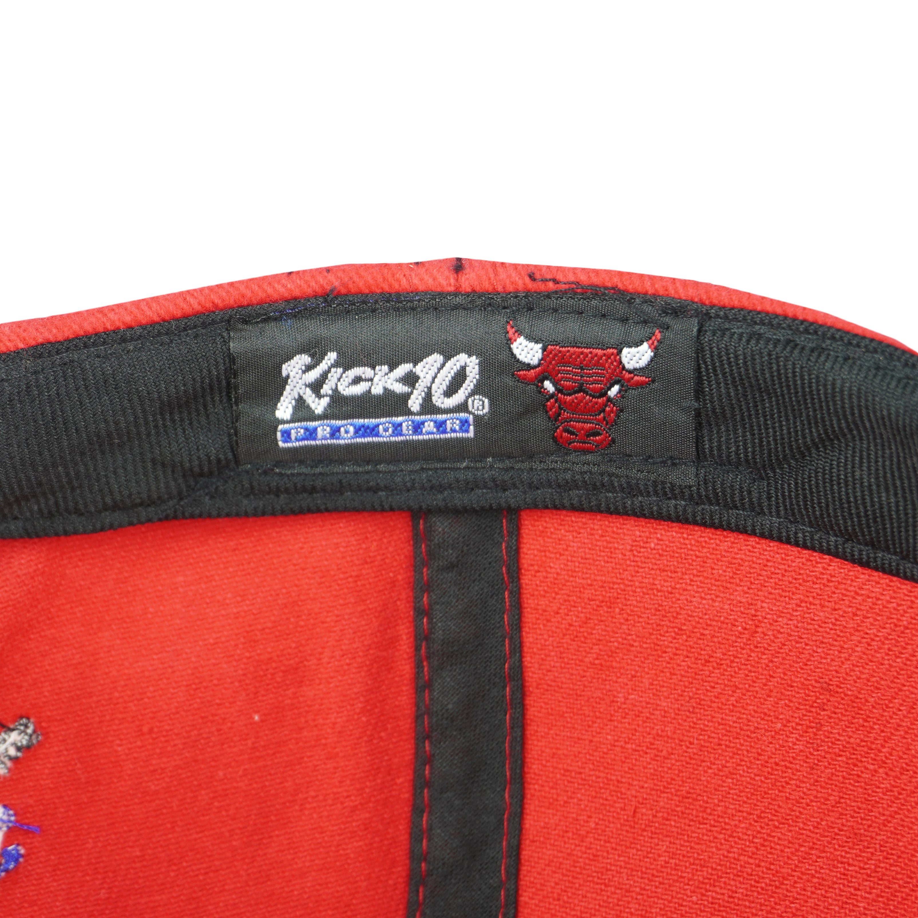 NBA (Kick 10) - Chicago Bulls Embroidered Logo Strapback Hat 1990s OSFA Vintage Retro Basketball