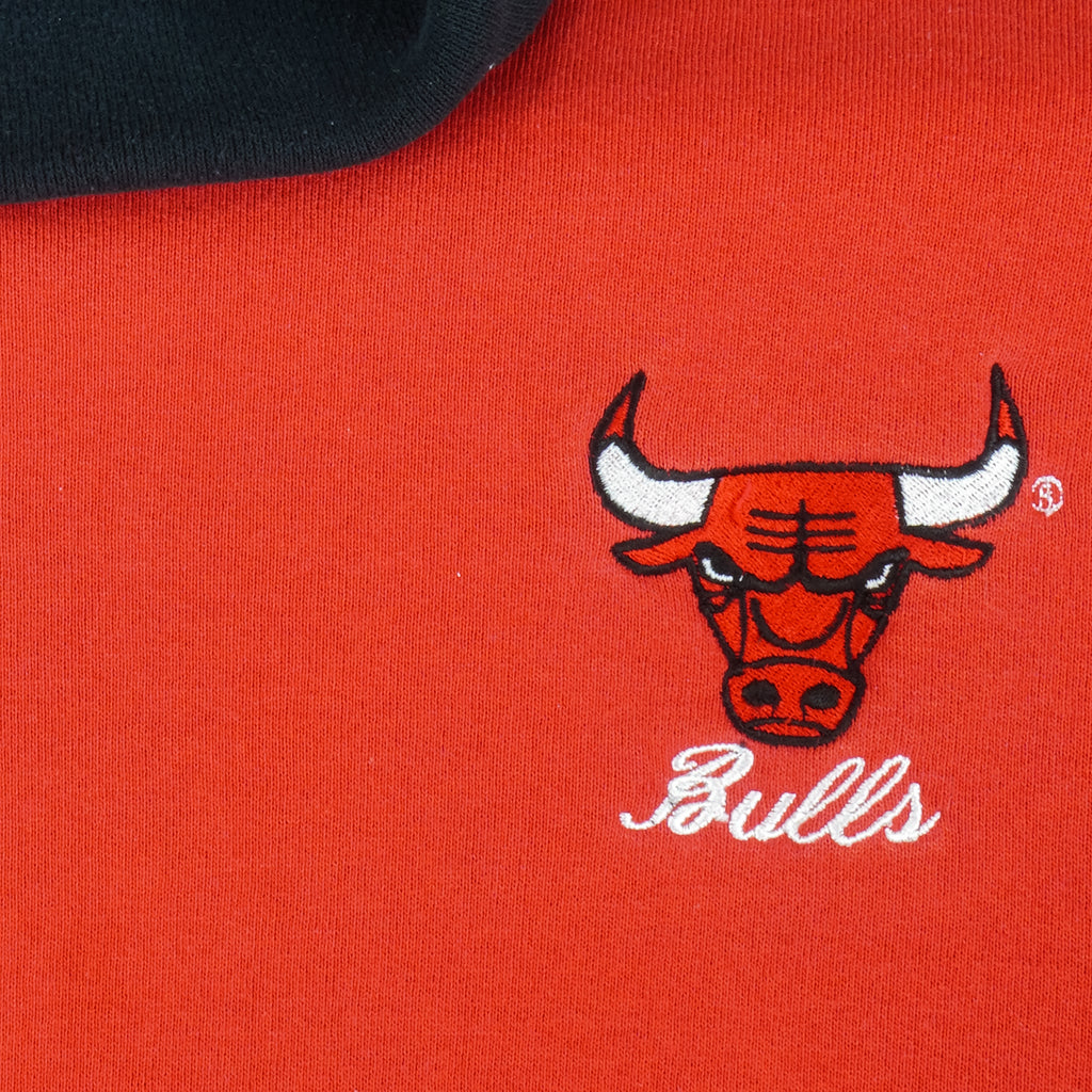 NBA (Chalk Line) - Chicago Bulls Spell-Out Turtleneck Sweatshirt 1990s Medium Vintage Retro Basketball