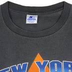 Starter - New York Knicks Spell-Out T-Shirt 1990s X-Large Vintage Retro Basketball