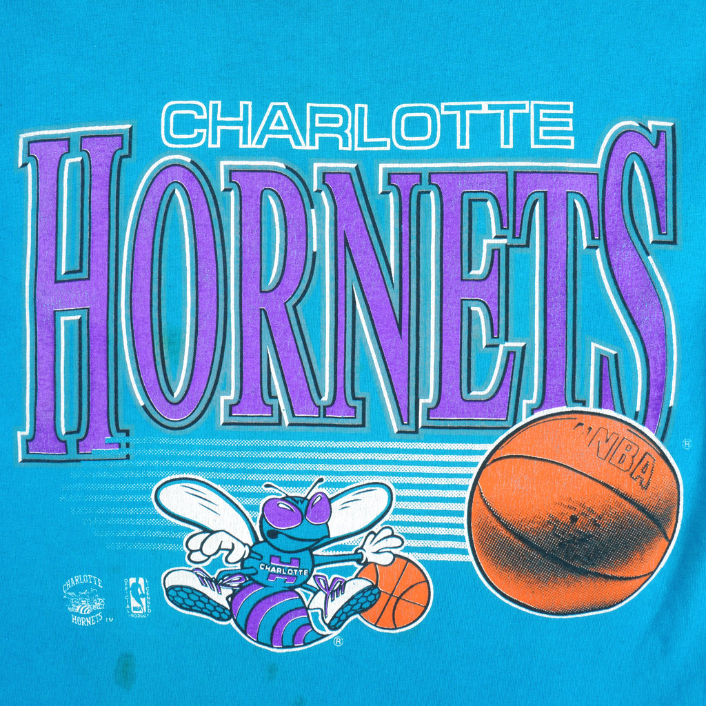 NBA - Charlotte Hornets Spell-Out T-Shirt 1990s Large Vintage Retro Basketball