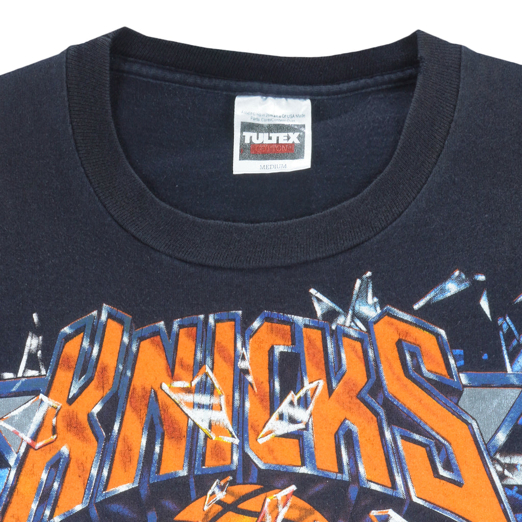 NBA (Tultex) - New York Knicks T-Shirt 1990s Medium Vintage Retro Basketball