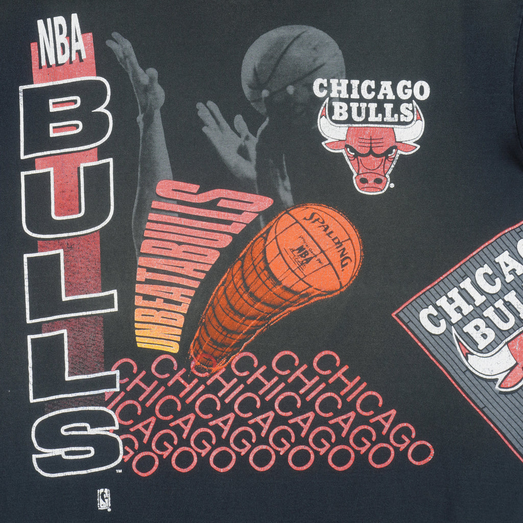 NBA - Chicago Bulls Spell-Out T-Shirt 1990s Large Vintage Retro Basketball