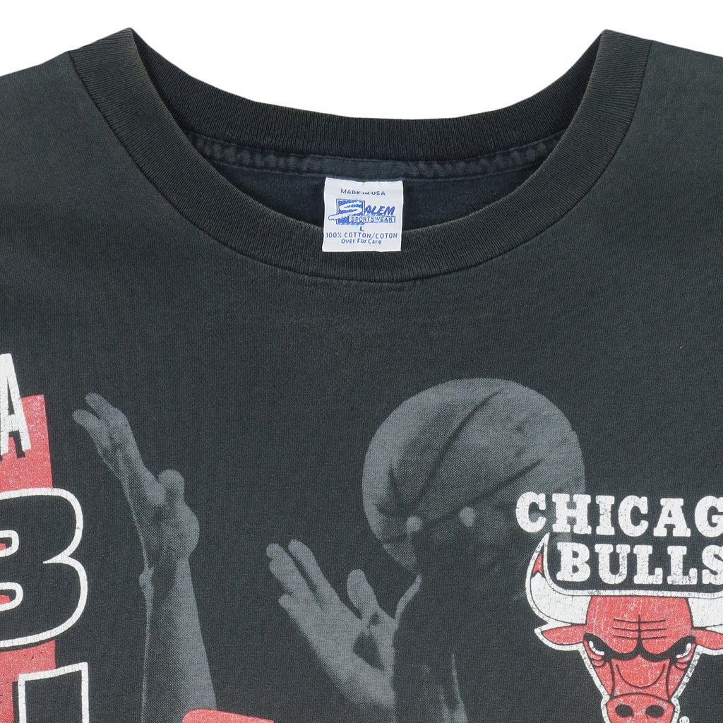 NBA - Chicago Bulls Spell-Out T-Shirt 1990s Large Vintage Retro Basketball
