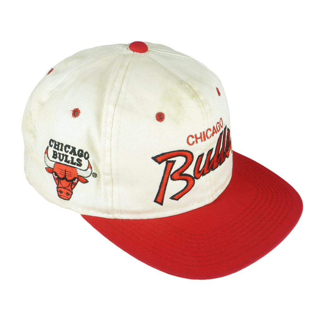 NBA (Sports Specialties) - Chicago Bulls The Twill Snapback Hat 1990s OSFA Vintage Retro