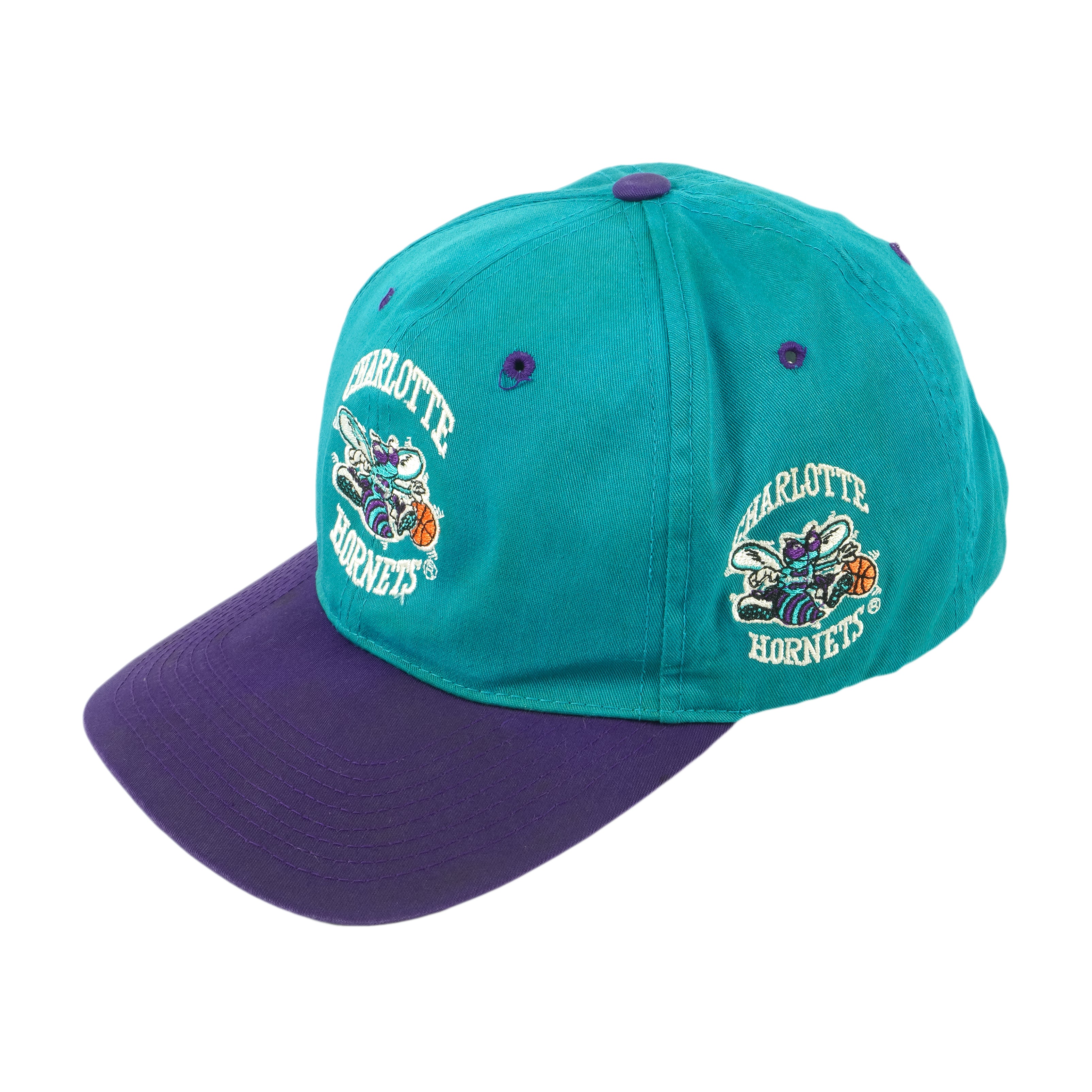 Vintage 90s Charlotte Hornets NBA Embroidered white Leather Snapback Hat